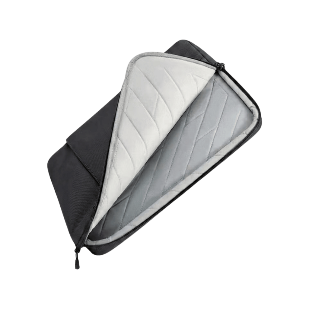 Water-resistant 15-inch laptop sleeve