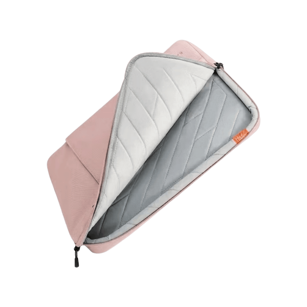Water-resistant 15-inch laptop sleeve