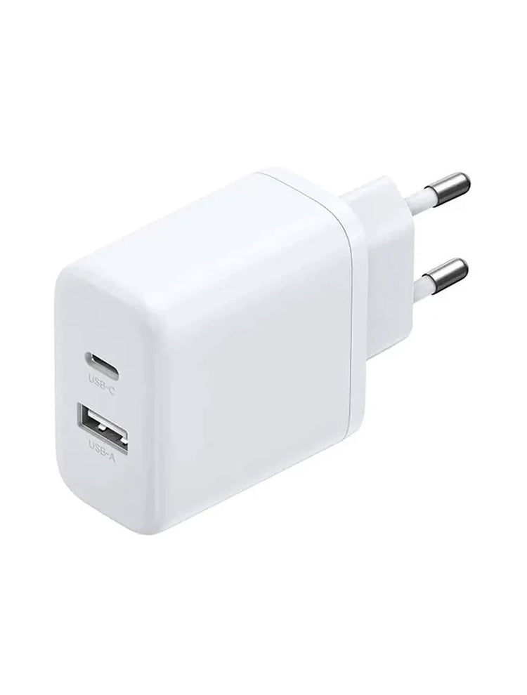 شاحن حائط UGREEN GaN سريع 20 واط بمنفذ USB-C X227 أسود